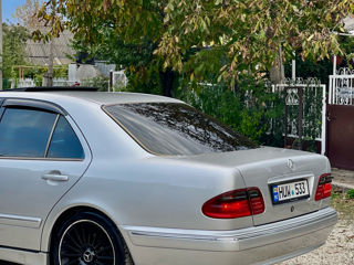 Mercedes E-Class foto 10