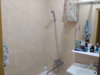 Apartament cu 3 camere, 70 m², Periferie, Ungheni foto 5