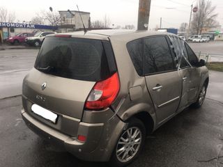 Renault Grand Scenic foto 2