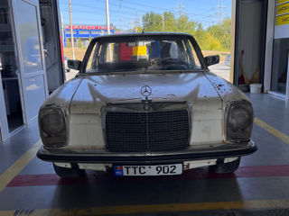 Mercedes W115 2.0 diesel 1975 foto 3