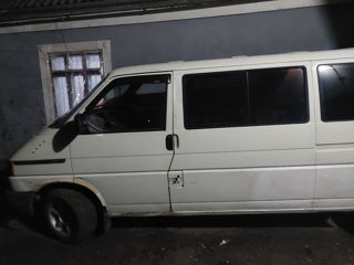 Volkswagen Caravelle foto 2