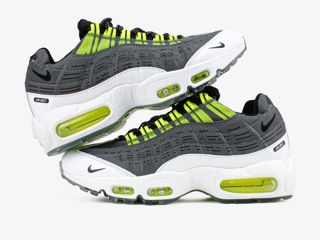 Nike Air Max 95 Black Volt x Kim Jones foto 2