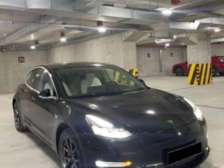 Tesla Model 3 foto 2