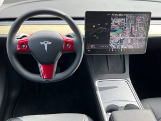 Tesla Model Y foto 10