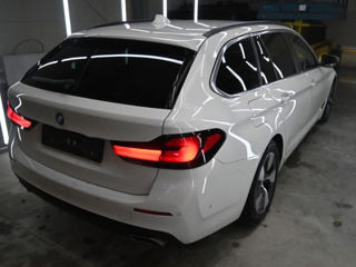 BMW 5 Series foto 2