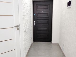 Apartament cu 2 camera + living / 55 m2 / Euro reparat. Prima rata 9 000 euro !!! foto 4