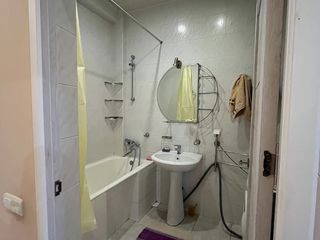 Apartament cu 2 camere, 55 m², Centru, Chișinău foto 3