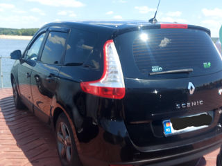 Renault Grand Scenic foto 2