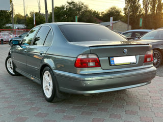 BMW 5 Series foto 3