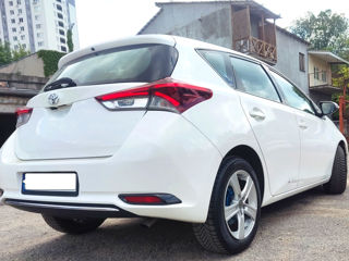 Toyota Auris foto 8