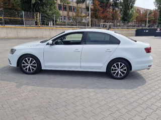 Volkswagen Jetta foto 3