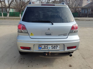 Mitsubishi Outlander foto 3