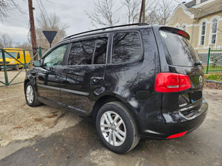 Volkswagen Touran foto 5