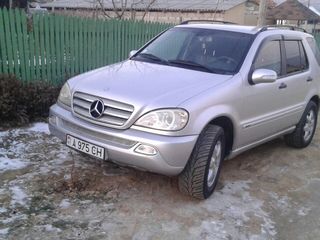 Mercedes ML Class foto 1