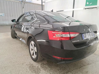 Skoda Superb foto 2