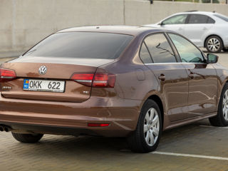 Volkswagen Jetta foto 4