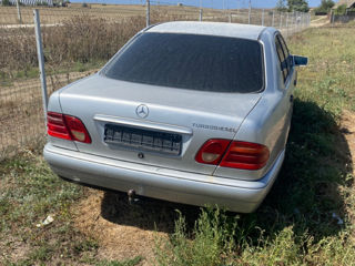 Разбираю Mercedes W210 e290