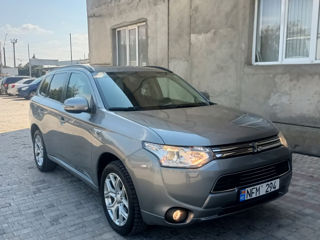 Mitsubishi Outlander foto 1