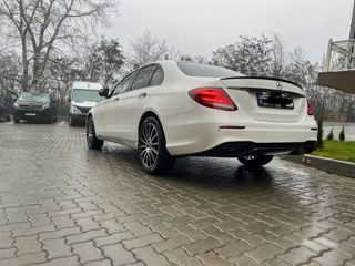 Mercedes E-Class foto 2