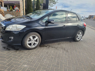 Toyota Auris фото 4