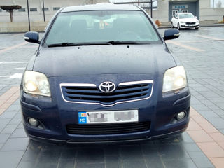 Toyota Avensis foto 2