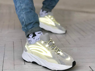 Adidas Yeezy Boost 700 Static foto 8