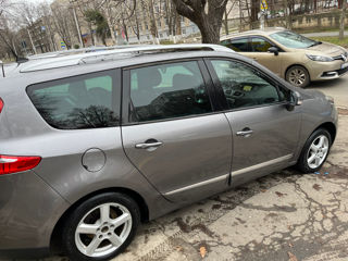 Renault Grand Scenic foto 2