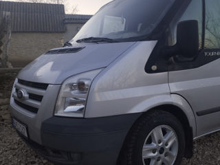 Ford Transit Tourneo foto 1