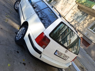 Volkswagen Passat foto 3