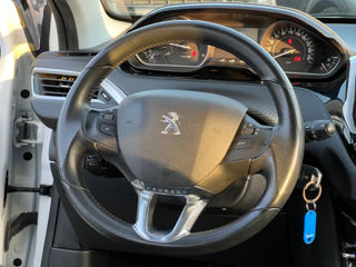 Peugeot 2008 фото 8