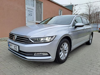 Volkswagen Passat foto 3