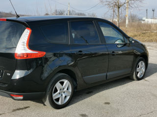 Renault Grand Scenic foto 2