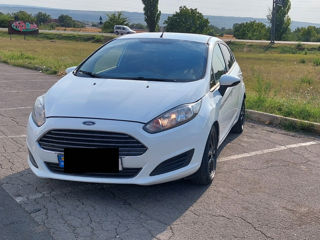 Ford Fiesta foto 2