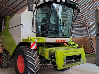 Claas Tucano 320