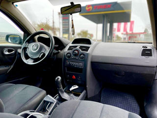 Renault Megane foto 8