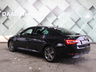 Skoda Superb foto 2