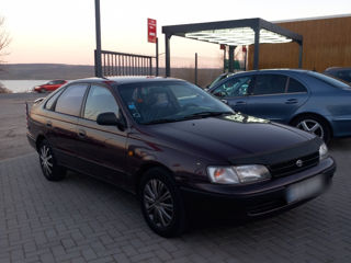 Toyota Carina foto 2