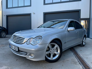 Mercedes C-Class foto 5