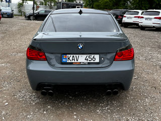 BMW 5 Series foto 4