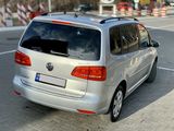 Volkswagen Touran foto 3