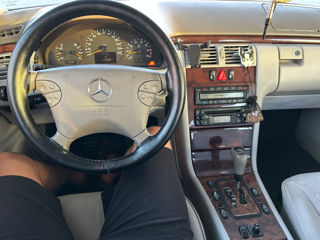 Mercedes E-Class foto 5