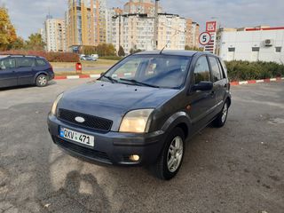 Ford Fusion foto 1