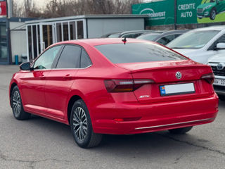 Volkswagen Jetta foto 7