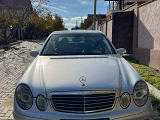 Mercedes E-Class foto 2