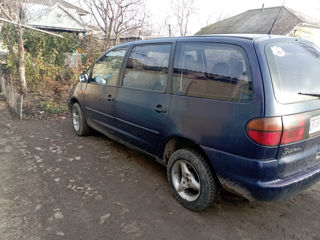 Volkswagen Sharan foto 2