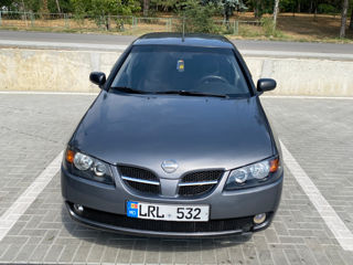 Nissan Almera foto 1