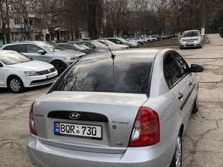 Hyundai Accent foto 4