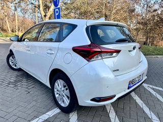 Toyota Auris foto 9