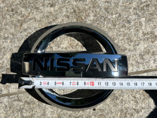 Logo-ul grilei frontale Nissan foto 3