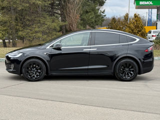 Tesla Model X foto 8